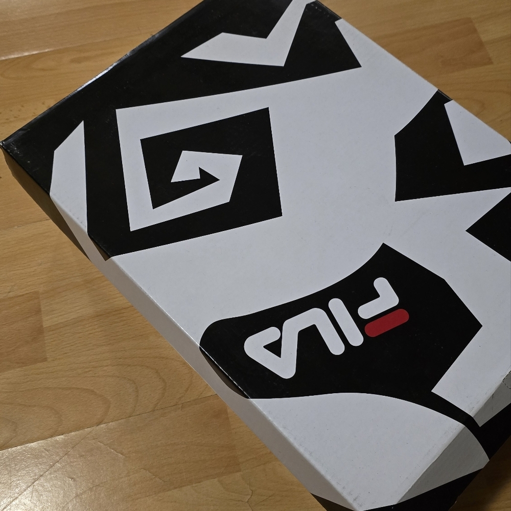 Men Fila Runners - Picture 3 of 4